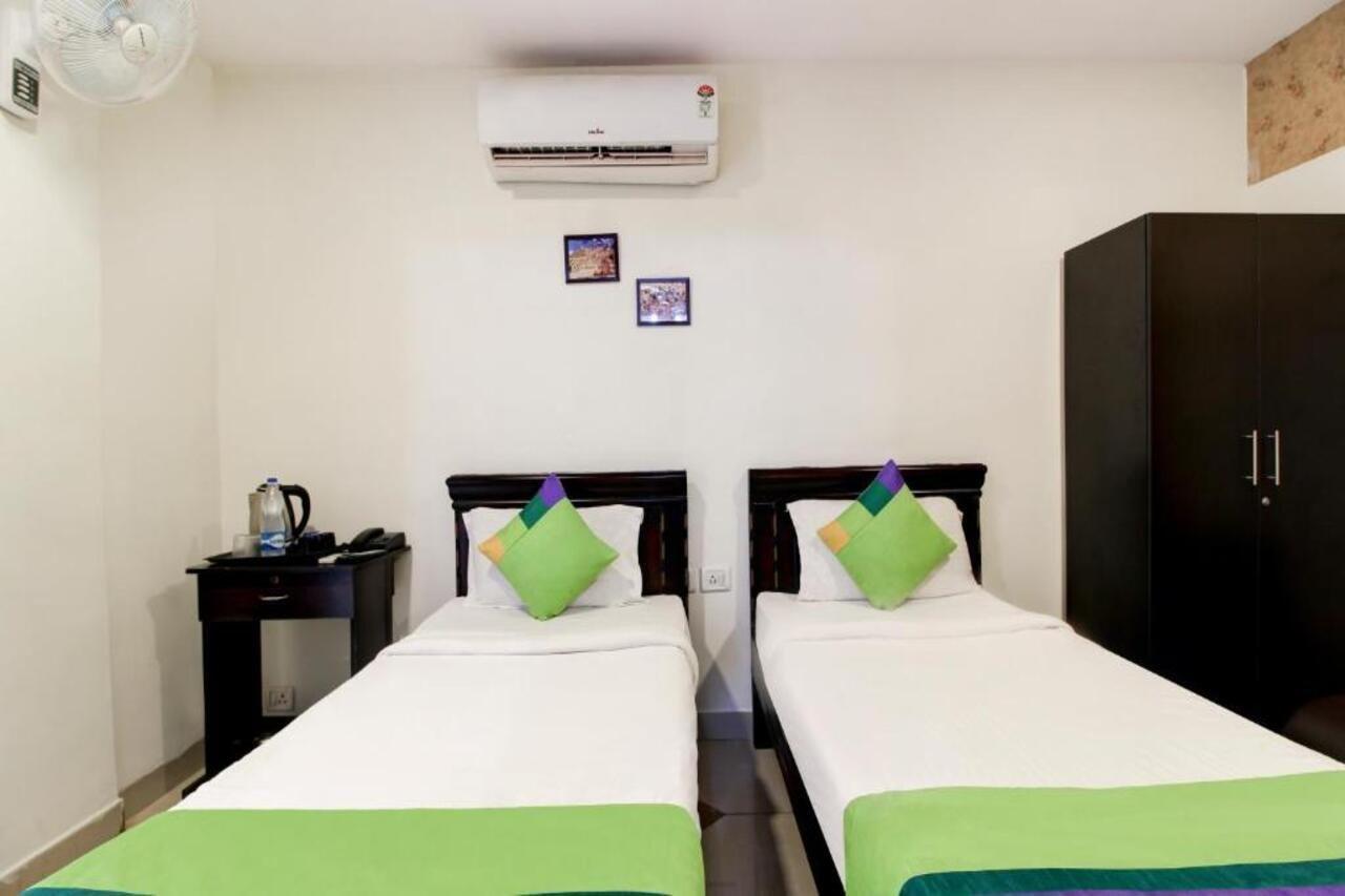 Treebo Trend Srico Banjara Hills Hotel Hyderabad Bagian luar foto