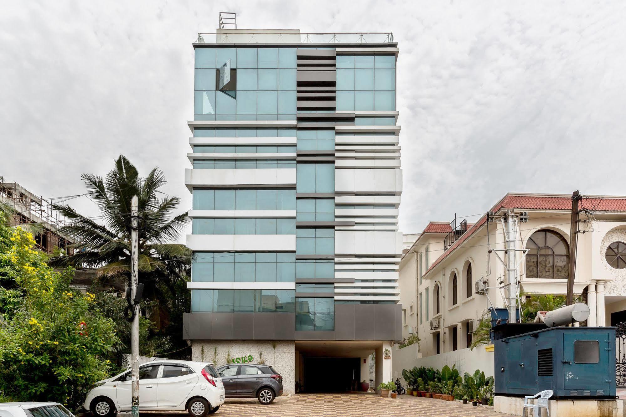 Treebo Trend Srico Banjara Hills Hotel Hyderabad Bagian luar foto