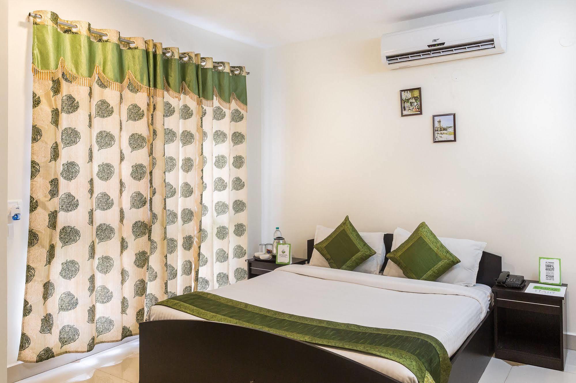 Treebo Trend Srico Banjara Hills Hotel Hyderabad Bagian luar foto