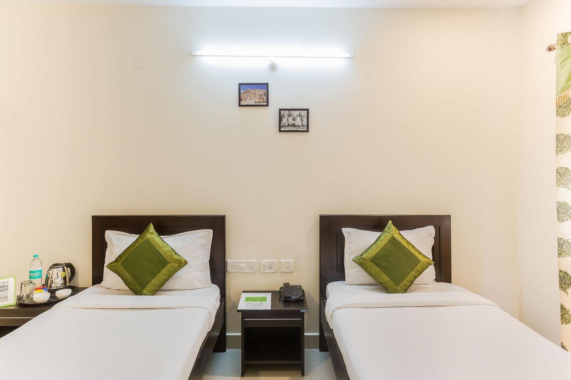 Treebo Trend Srico Banjara Hills Hotel Hyderabad Bagian luar foto