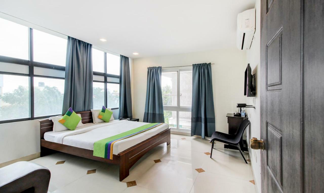 Treebo Trend Srico Banjara Hills Hotel Hyderabad Bagian luar foto