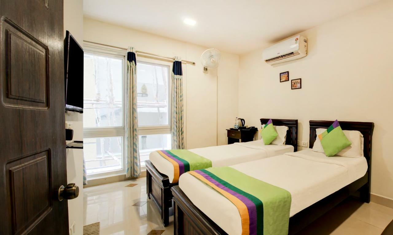 Treebo Trend Srico Banjara Hills Hotel Hyderabad Bagian luar foto