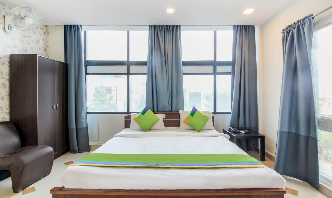 Treebo Trend Srico Banjara Hills Hotel Hyderabad Bagian luar foto