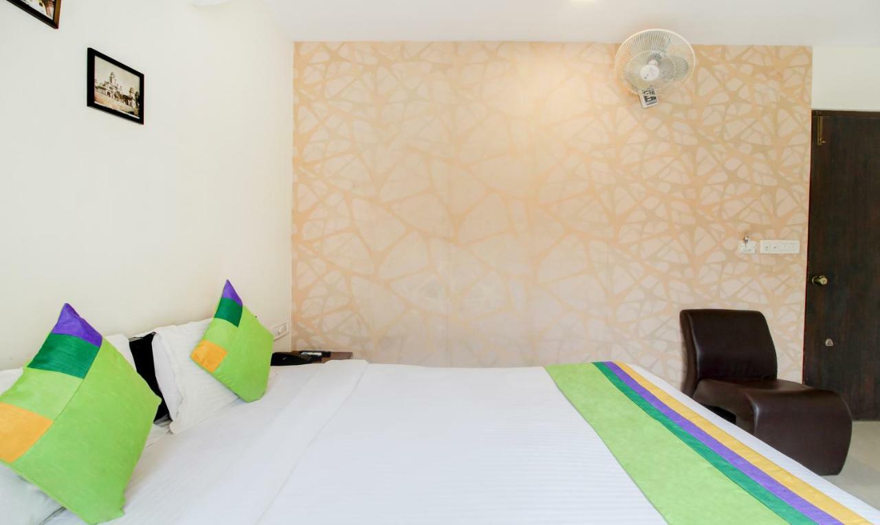 Treebo Trend Srico Banjara Hills Hotel Hyderabad Bagian luar foto