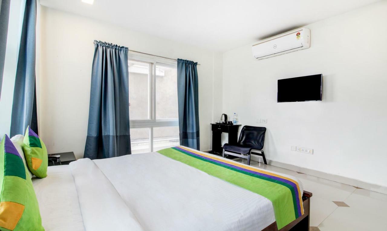 Treebo Trend Srico Banjara Hills Hotel Hyderabad Bagian luar foto